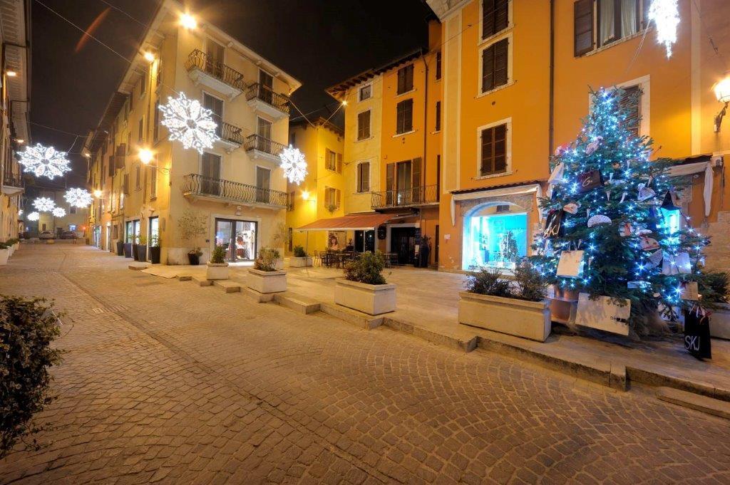 Antico Palazzo Signorile Apartment ซาโล ภายนอก รูปภาพ