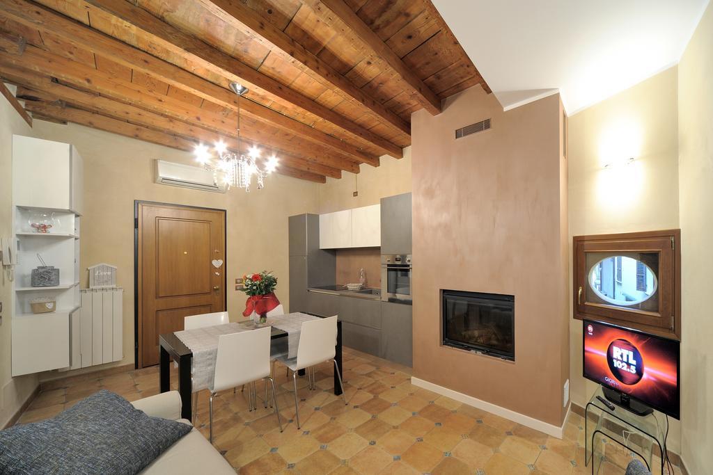 Antico Palazzo Signorile Apartment ซาโล ภายนอก รูปภาพ