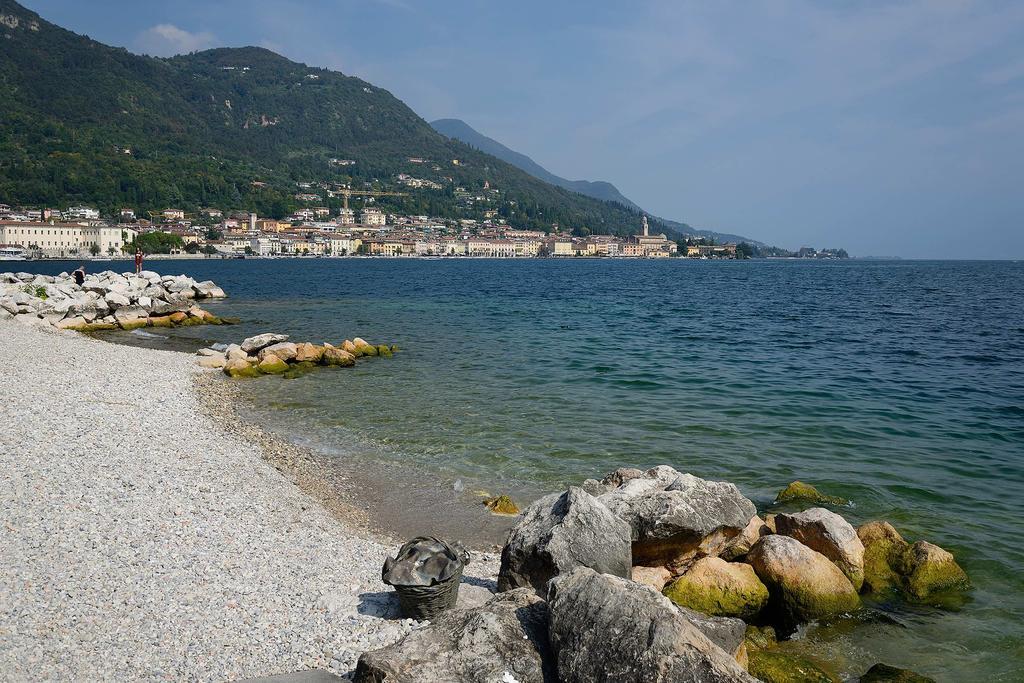 Antico Palazzo Signorile Apartment ซาโล ภายนอก รูปภาพ