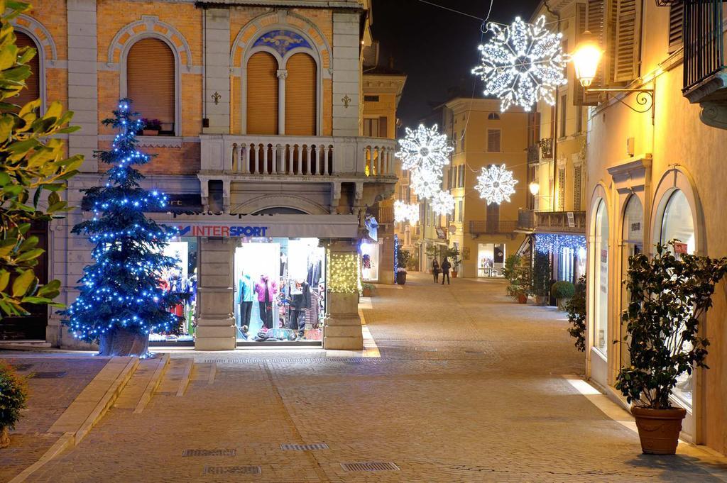 Antico Palazzo Signorile Apartment ซาโล ภายนอก รูปภาพ